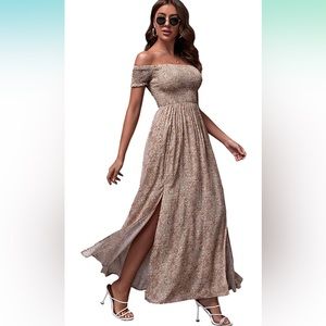 SOLD ***** NWOT Floral Dress ✨